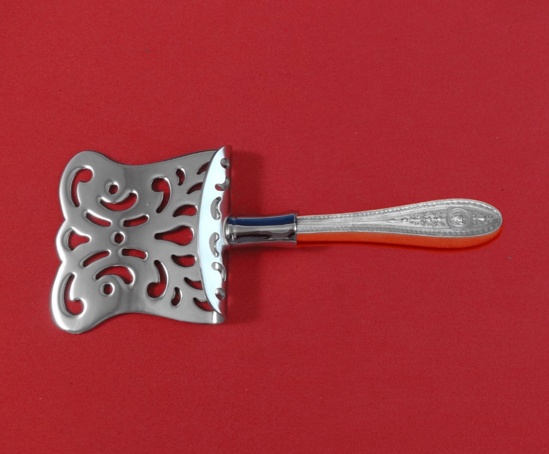 Wedgwood by International Sterling Silver Petit Four Server 6 Inch Custom Design: Wedgwood by International Sterling Silver Petit Four Server 6 Inch Custom Design This exquisite Wedgwood Petit Four Server is crafted from sterling silver and features a hollow handle complemented by