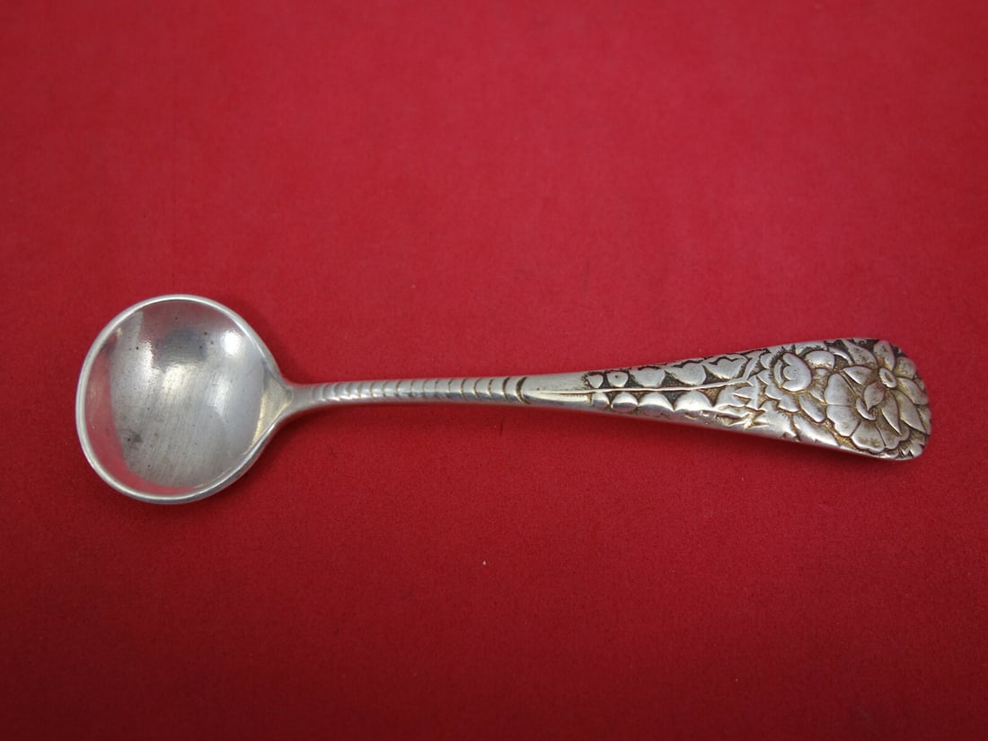 Gorham Delhi Sterling Silver Salt Spoon Master 3.5 Inch: Gorham Delhi Sterling Silver Salt Spoon Master 3.5 Inch This exquisite salt spoon is part of the Delhi pattern by Gorham, crafted from high-quality sterling silver. Measuring 3 1/2 inches, this servin
