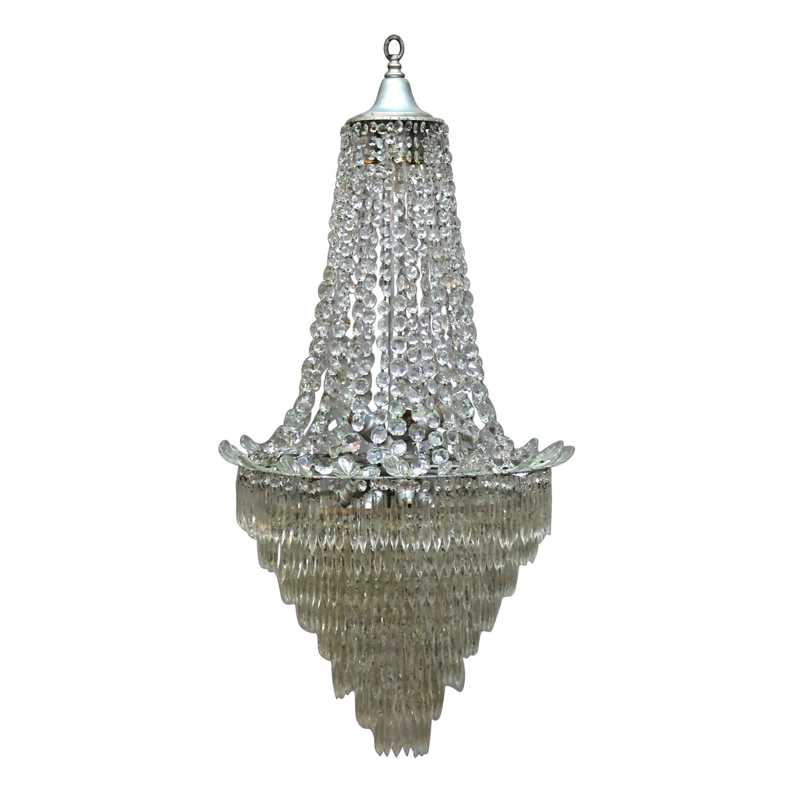 Vintage French 15-Light Crystal Tiered Wedding Cake Chandelier: Vintage French 15-Light Crystal Tiered Wedding Cake Chandelier Illuminate your space with this stunning Vintage French Draped Crystal Tiered Wedding Cake Chandelier. Crafted in the 20th century, this