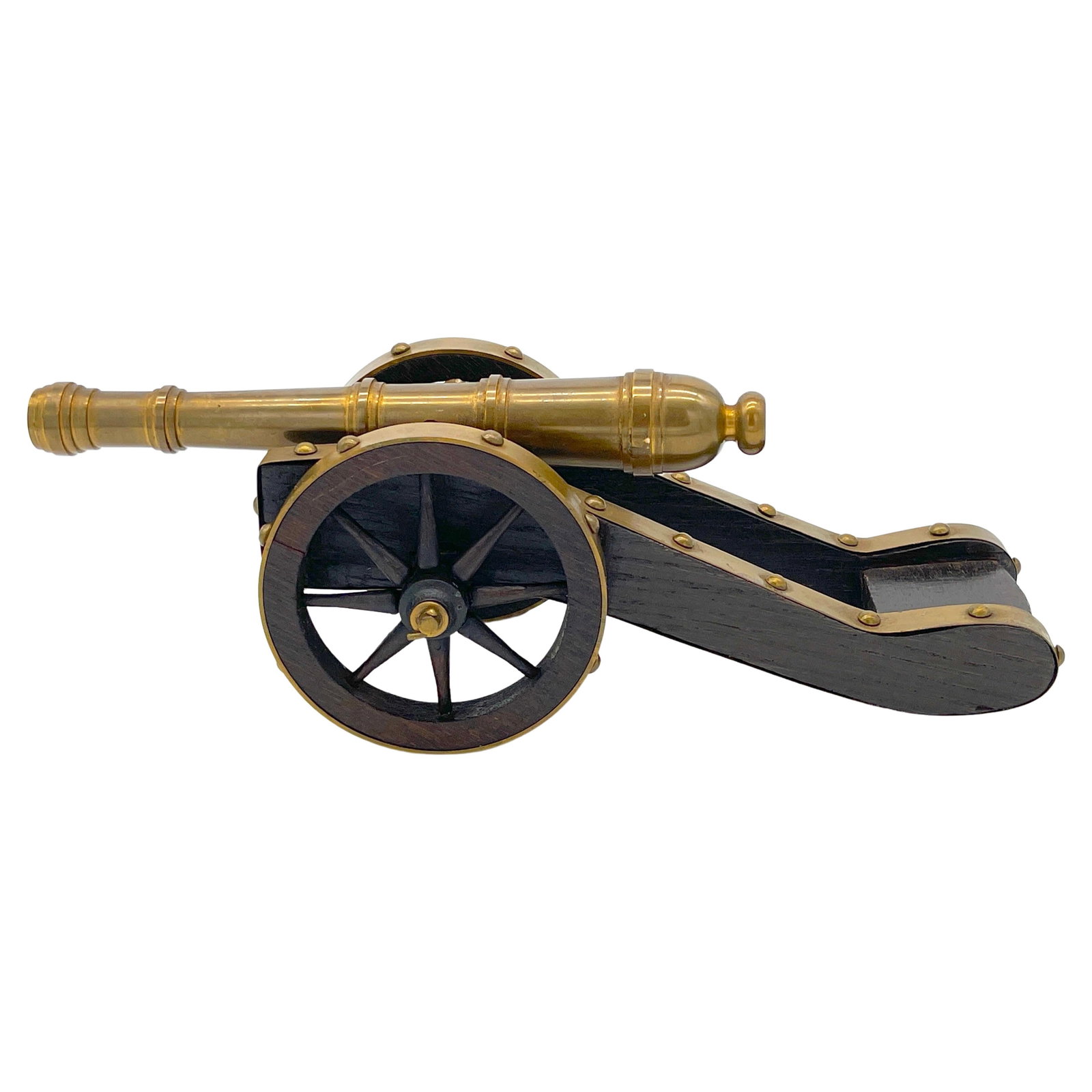 1950s English Brass Wood Signal Cannon Desk Model: 1950s English Brass Wood Signal Cannon Desk Model This exquisite English brass and wood desk top model of a signal cannon is a stunning decorative piece from the 1950s. Crafted with meticulous attenti