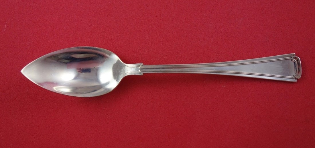 Lunt Cortland Sterling Silver Grapefruit Spoon 5 3/4 Inch: Lunt Cortland Sterling Silver Grapefruit Spoon 5 3/4 Inch This exquisite grapefruit spoon from the Cortland pattern by Lunt is crafted from high-quality sterling silver. Measuring 5 3/4 inches in leng