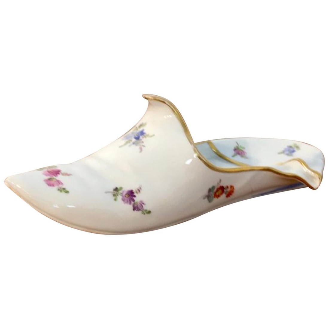 19th Century Meissen Hand-Painted Porcelain Slipper Germany: 19th Century Meissen Hand-Painted Porcelain Slipper Germany Experience the charm of the High Victorian era with this exquisite 19th Century Meissen model of a slipper. Crafted from fine porcelain and