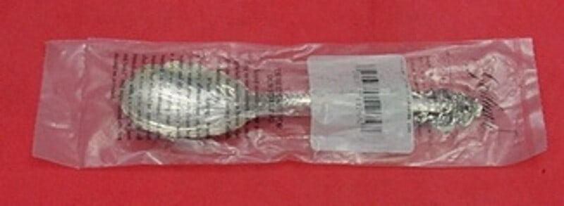 Gorham Crown Baroque Sterling Silver Sugar Spoon 6.25 inch: Gorham Crown Baroque Sterling Silver Sugar Spoon 6.25 inch Elevate your dining experience with this exquisite Crown Baroque sugar spoon by Gorham, crafted from fine sterling silver. Measuring 6 1/4 in