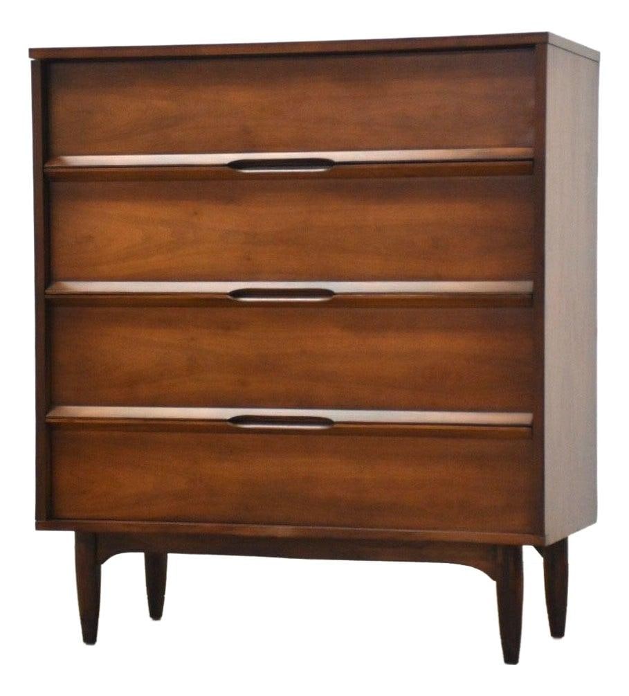 1960s Mid Century Modern Walnut Dresser with Four Doors: 1960s Mid Century Modern Walnut Dresser with Four Doors This stunning mid-century modern tall dresser features a beautiful walnut finish and boasts four spacious dovetail drawers, each equipped with e