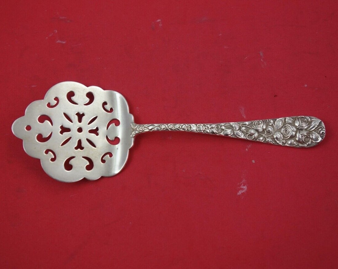 Schofield Sterling Silver Tomato Server Baltimore Rose 7.5": Schofield Sterling Silver Tomato Server Baltimore Rose 7.5" This exquisite tomato server features the Baltimore Rose Plain Back pattern by Schofield. Crafted from high-quality sterling silver, this pi