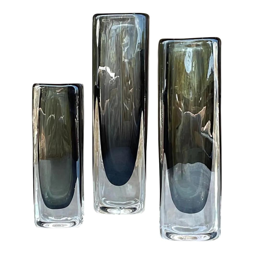Vintage Boho Signed Art Glass Trio Bud Vases Charcoal: Vintage Boho Signed Art Glass Trio Bud Vases Charcoal Elevate your home decor with this Vintage Boho Signed Art Glass Trio of Bud Vases. Each handcrafted vase showcases vibrant colors and unique organ