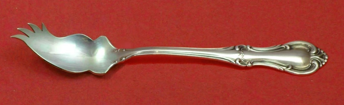 International Sterling Silver Joan of Arc Custom Pate Knife 5 7/8 inches: International Sterling Silver Joan of Arc Custom Pate Knife 5 7/8 inches This exquisite pate knife is a stunning example of craftsmanship from the Joan of Arc pattern by International Sterling. Made o