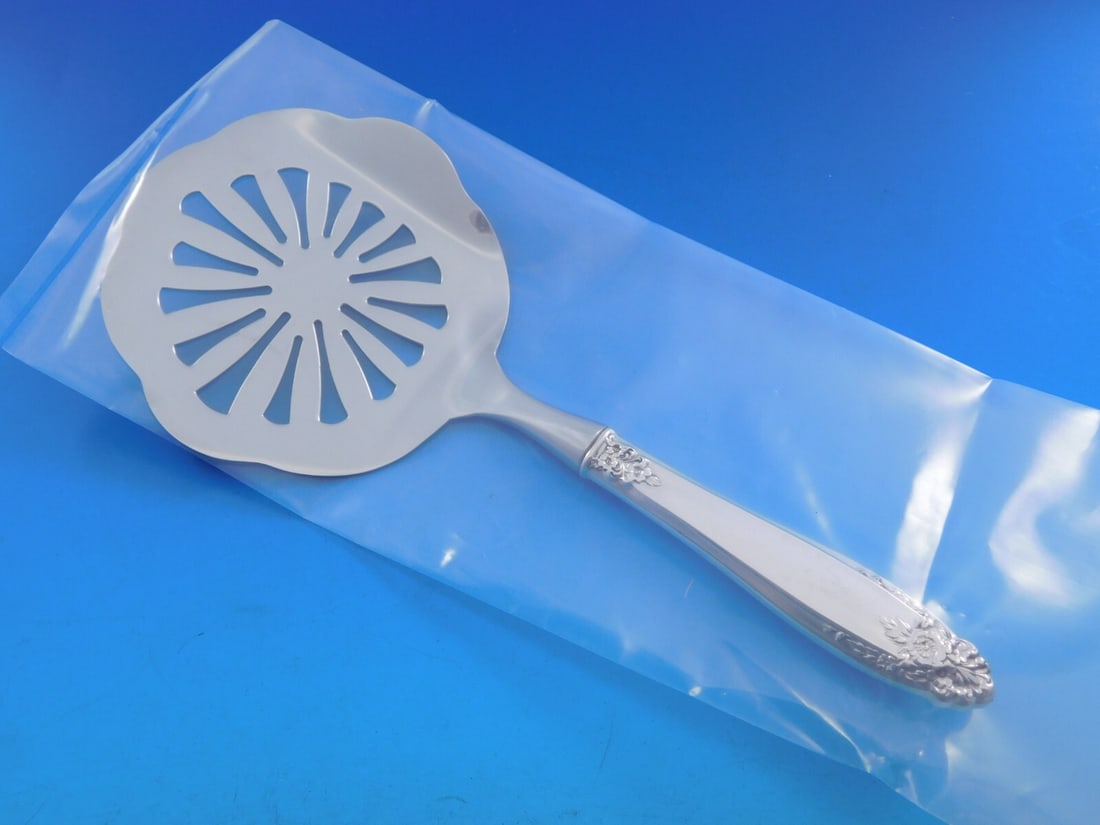 International Silver Prelude Sterling Silver Tomato Server 8.5 inches Custom Made: International Silver Prelude Sterling Silver Tomato Server 8.5 inches Custom Made Presenting the Prelude by International Sterling Silver Tomato Server, a beautifully crafted piece that showcases the