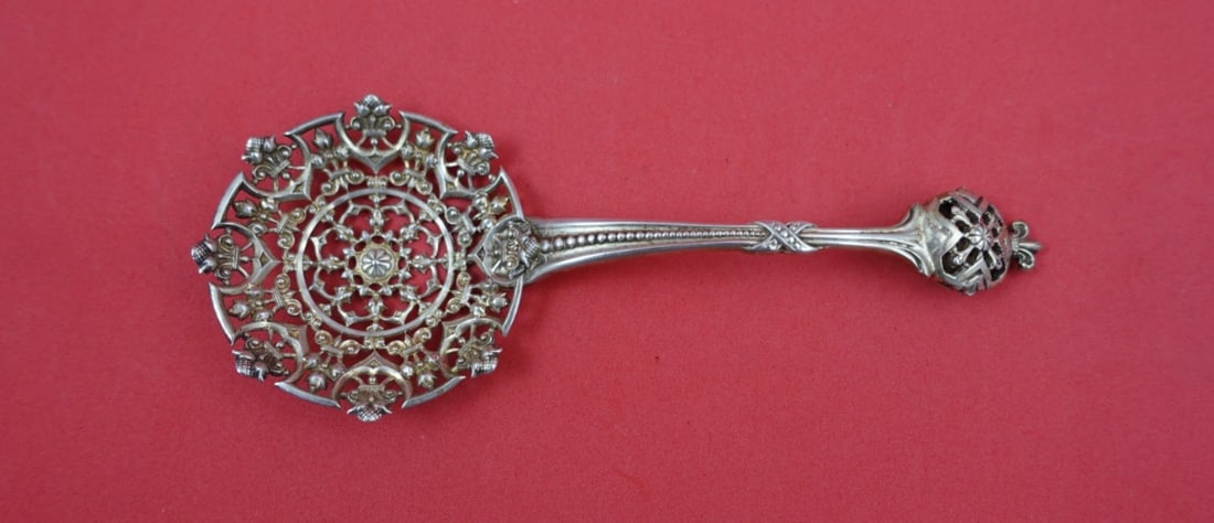 Sterling Silver Nut Spoon with Pierced Middle Eastern Design by Shiebler 5.5 Inch: Sterling Silver Nut Spoon with Pierced Middle Eastern Design by Shiebler 5.5 Inch This is a Shiebler sterling silver nut spoon featuring a pierced Middle Eastern-style pattern. Crafted in the United S