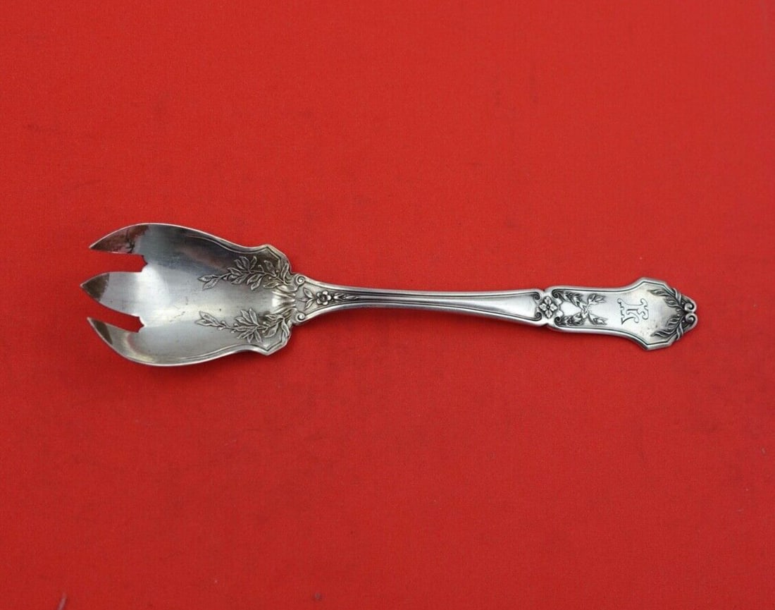 International Sterling Silver La Rochelle Ice Cream Fork 5 3/4 in Bowl Design: International Sterling Silver La Rochelle Ice Cream Fork 5 3/4 in Bowl Design This exquisite ice cream fork is crafted in sterling silver and features the elegant La Rochelle pattern by International.