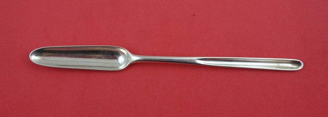Georgian Sterling Silver Marrow Scoop London 1793 8 Inch: Georgian Sterling Silver Marrow Scoop London 1793 8 Inch This exquisite Georgian Marrow Scoop is crafted from English Sterling Silver and measures 8 inches. Made in London in 1793, this piece exemplif