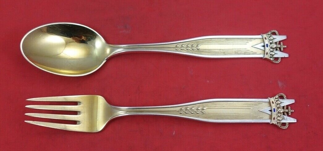 A. Michelsen Christmas Sterling Silver Fork Spoon Set Vermeil 2-Piece: A. Michelsen Christmas Sterling Silver Fork Spoon Set Vermeil 2-Piece Celebrate the festive season with this exquisite 2-piece fork and spoon set from A. Michelsen, crafted from sterling silver in the