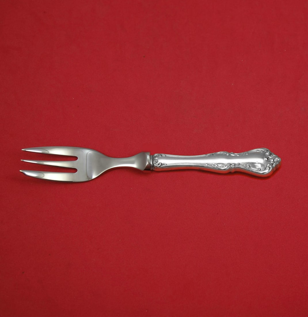 Towle Debussy Sterling Silver Caviar Fork 3-Tine Custom Made 6 1/4 in: Towle Debussy Sterling Silver Caviar Fork 3-Tine Custom Made 6 1/4 in Elevate your dining experience with this exquisite Debussy pattern caviar fork by Towle. Crafted from sterling silver, this custom