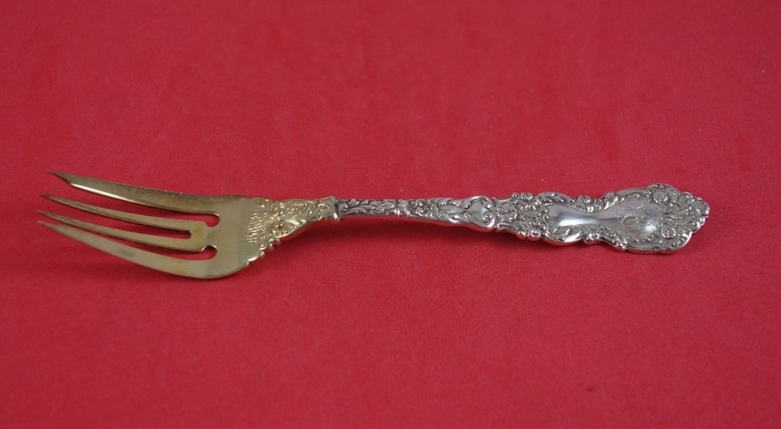 Gorham Imperial Chrysanthemum Sterling Silver Pastry Fork Gold Washed 5 3/4": Gorham Imperial Chrysanthemum Sterling Silver Pastry Fork Gold Washed 5 3/4" This exquisite pastry fork features the Imperial Chrysanthemum pattern by Gorham, crafted from sterling silver with a luxur