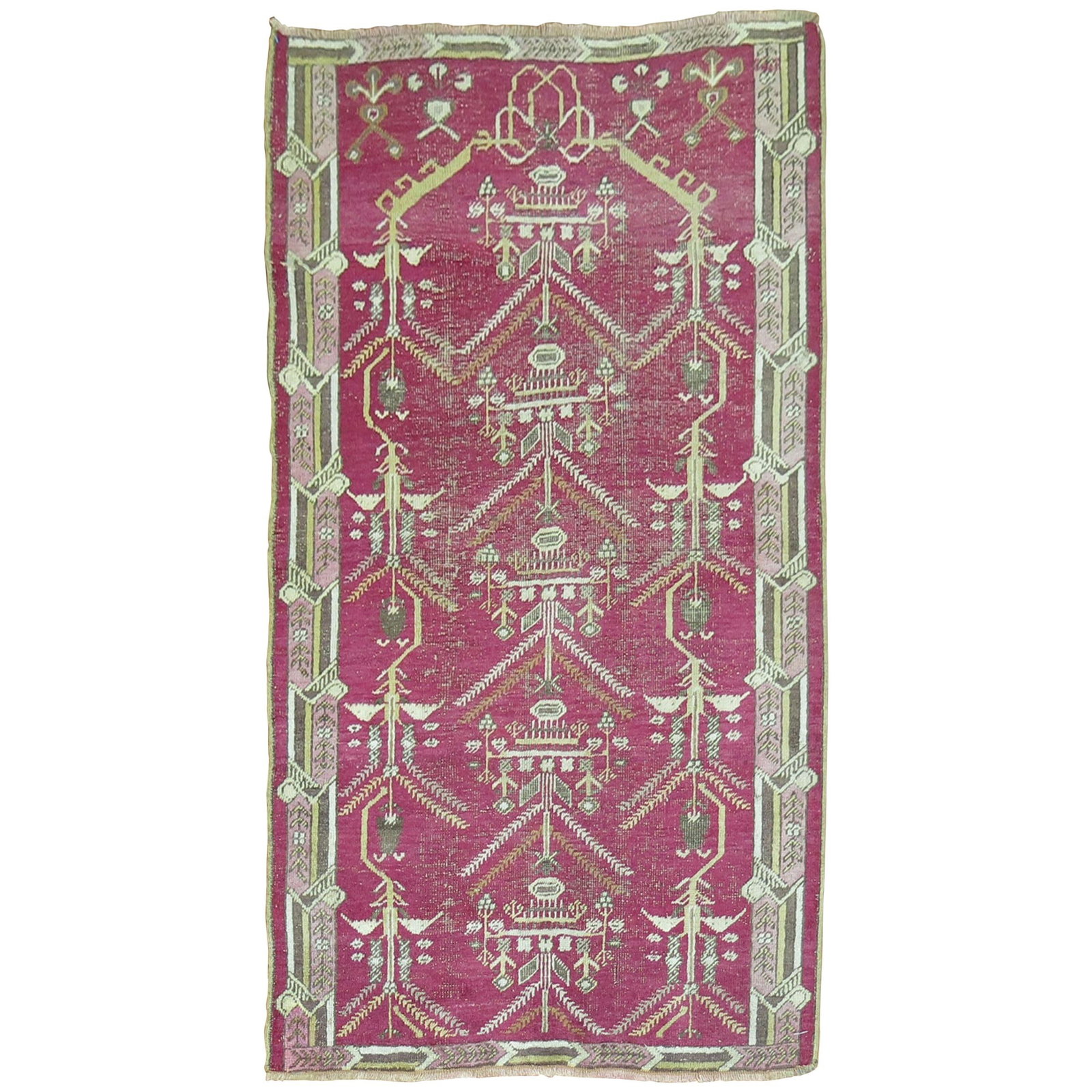 19th Century Antique Turkish Ghiordes Hand-Woven Wool Rug: 19th Century Antique Turkish Ghiordes Hand-Woven Wool Rug Discover a unique piece of history with this antique Turkish Ghiordes rug, crafted in the late 19th century. This hand-woven rug showcases Isl