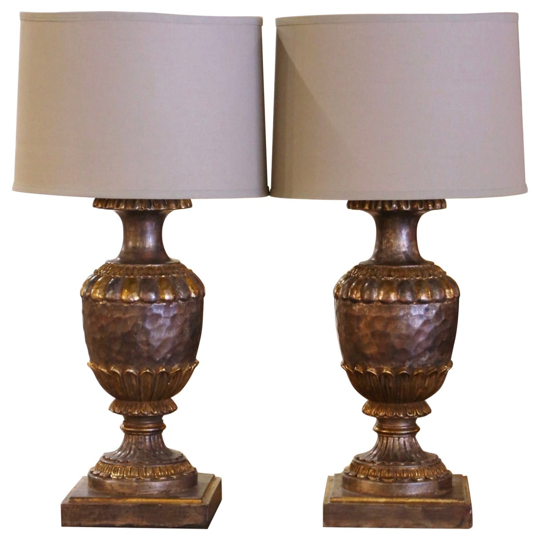 Set of 2 Italian Neoclassical Gilt and Silver Leaf Hand Carved Table Lamps: Set of 2 Italian Neoclassical Gilt and Silver Leaf Hand Carved Table Lamps This pair of mid-century Italian table lamps features exquisite hand-carved craftsmanship with a two-tone finish of silver le