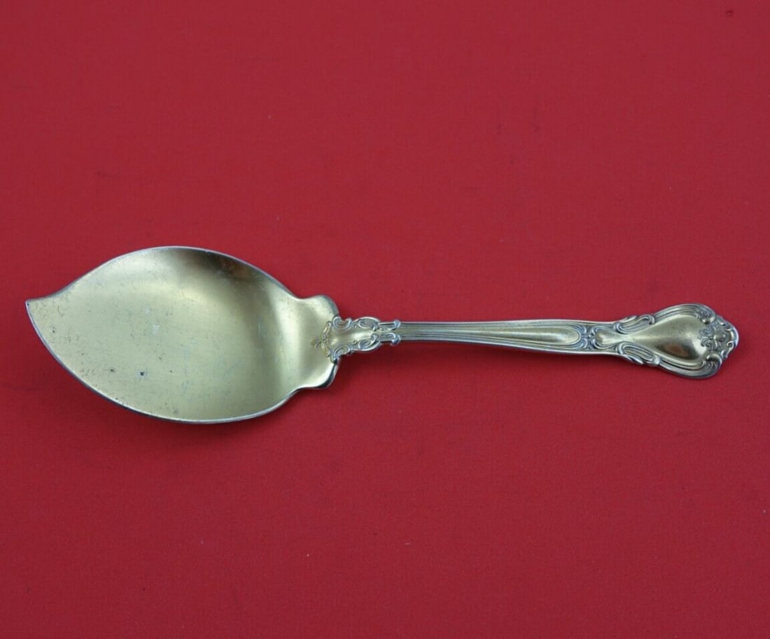 Gorham Chantilly Vermeil Sterling Silver 6.5 Inch Jam Server: Gorham Chantilly Vermeil Sterling Silver 6.5 Inch Jam Server This exquisite Chantilly Vermeil jam server by Gorham is a stunning addition to your serving collection. Crafted from high-quality sterling