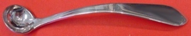 Dominick & Haff Pointed Antique Sterling Silver Mustard Ladle Custom Made 4 5/8": Dominick & Haff Pointed Antique Sterling Silver Mustard Ladle Custom Made 4 5/8" This exquisite mustard ladle is a custom-made piece from the renowned Dominick & Haff, featuring the elegant Pointed An