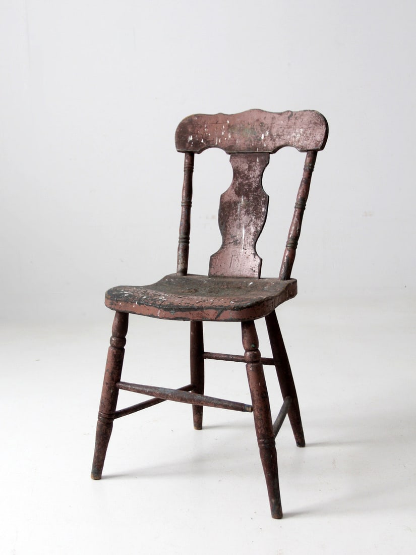 Primitive Rose Painted Wooden Farmhouse Chair With Splat Back 19th Century: Primitive Rose Painted Wooden Farmhouse Chair With Splat Back 19th Century This 19th century primitive farmhouse chair features a shaped splat back and a gently curved seat, supported by turned legs.