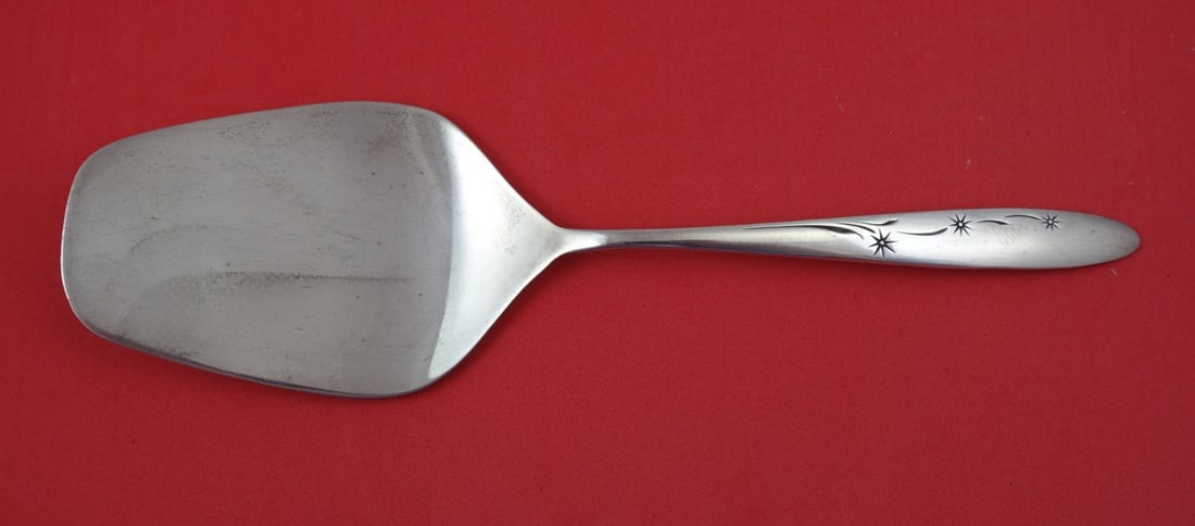 Gorham Celeste Sterling Silver Tomato Server 10 Inch: Gorham Celeste Sterling Silver Tomato Server 10 Inch This exquisite tomato server from the Celeste pattern by Gorham is crafted from high-quality sterling silver, ensuring both durability and elegance