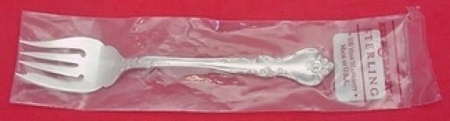 Reed & Barton Savannah Sterling Silver Salad Fork 6.25" New: Reed & Barton Savannah Sterling Silver Salad Fork 6.25" New This exquisite salad fork from the Savannah pattern by Reed & Barton is crafted from high-quality sterling silver. Measuring 6 1/4 inches, i