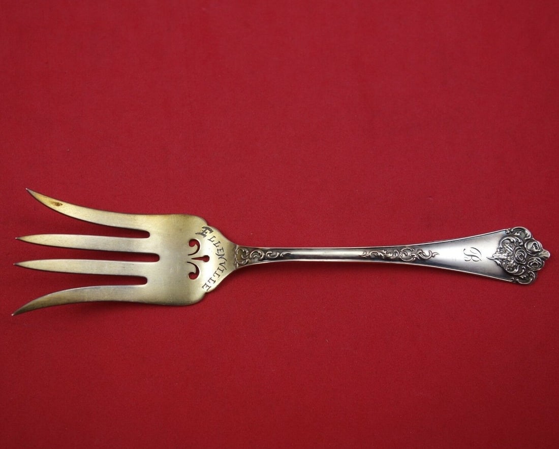 Wendell Sterling Silver Number 6 Beef Fork 6 Inch Monogrammed: Wendell Sterling Silver Number 6 Beef Fork 6 Inch Monogrammed This exquisite 6-inch beef fork from the renowned Wendell brand showcases the elegant Number 6 pattern, dating back to 1850-1899. Crafted