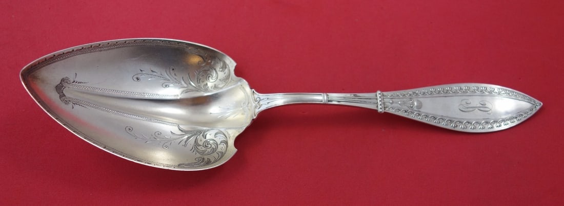 Schulz & Fischer Olympic Sterling Silver Berry Spoon 9.5" Rare San Francisco: Schulz & Fischer Olympic Sterling Silver Berry Spoon 9.5" Rare San Francisco This exquisite Berry Spoon, crafted by Schulz & Fischer, showcases the elegance of sterling silver with a bright-cut design