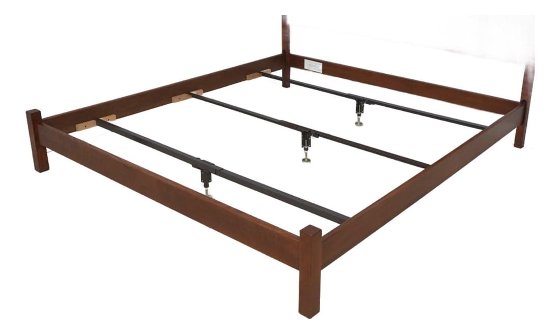 Stickley Mission Oak King Size Arts & Crafts Panel Bed Model 89-620: Stickley Mission Oak King Size Arts & Crafts Panel Bed Model 89-620 Experience the timeless elegance of the Stickley King Size Mission Oak Arts & Crafts Panel Bed, crafted around 2011. This piece feat