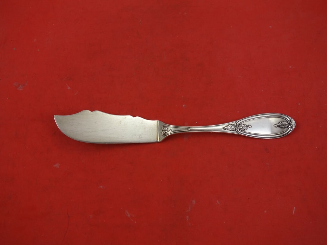William Gale Olive Pattern Sterling Silver Master Butter Knife 7 3/4": William Gale Olive Pattern Sterling Silver Master Butter Knife 7 3/4" Elevate your dining experience with this exquisite Olive pattern master butter knife by William Gale. Crafted from high-quality st