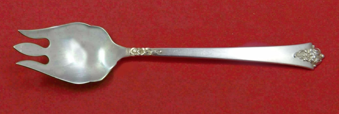 Royal Crest Castle Rose Sterling Silver Spork Custom 6 1/8 in: Royal Crest Castle Rose Sterling Silver Spork Custom 6 1/8 in Introducing the exquisite Castle Rose Spork by Royal Crest, a beautifully crafted piece perfect for serving cake and ice cream. This custo