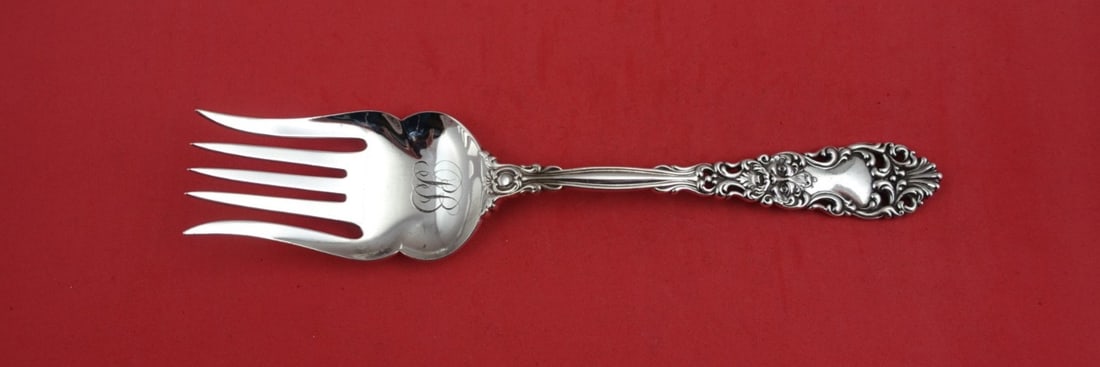 Dominick & Haff Renaissance Sterling Silver Salad Serving Fork 8 3/4": Dominick & Haff Renaissance Sterling Silver Salad Serving Fork 8 3/4" This exquisite salad serving fork is a stunning example of the Renaissance pattern crafted by Dominick & Haff. Made from high-qual