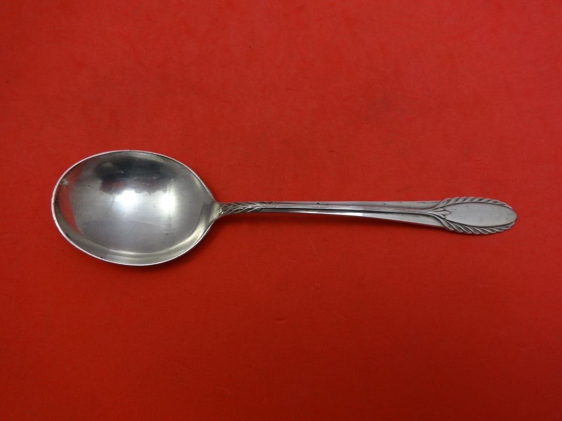 Trousseau International Sterling Silver Gumbo Soup Spoon 7.25": Trousseau International Sterling Silver Gumbo Soup Spoon 7.25" This exquisite gumbo soup spoon measures 7 1/4" and is crafted from high-quality sterling silver. Designed in the elegant Trousseau patte