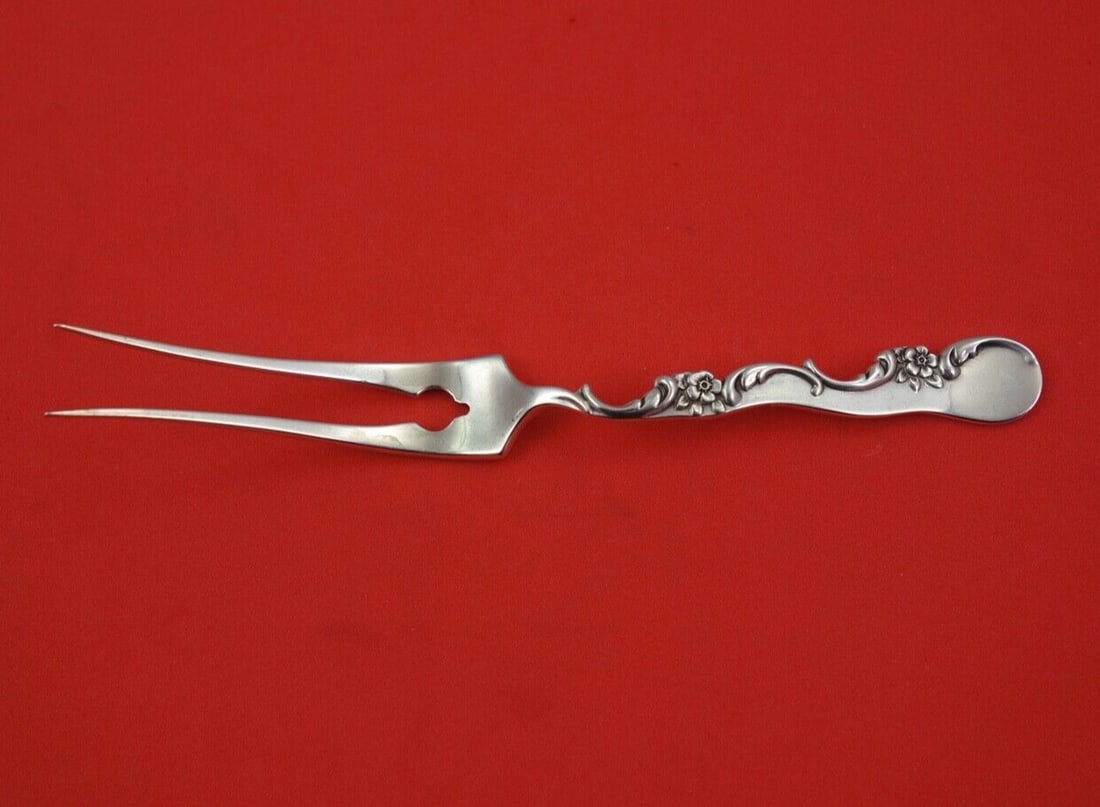 Shiebler Sterling Silver Fruit Fork Unknown Pattern 5.25 Inches: Shiebler Sterling Silver Fruit Fork Unknown Pattern 5.25 Inches This exquisite fruit fork by Shiebler is crafted from sterling silver, showcasing a timeless design in the pattern that remains unknown.