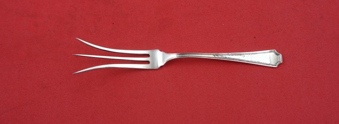 Gorham Durgin Fairfax Sterling Silver 5 Inch Lemon Fork: Gorham Durgin Fairfax Sterling Silver 5 Inch Lemon Fork This exquisite lemon fork is part of the Fairfax pattern by Durgin-Gorham, crafted from high-quality sterling silver. Measuring 5 inches in leng