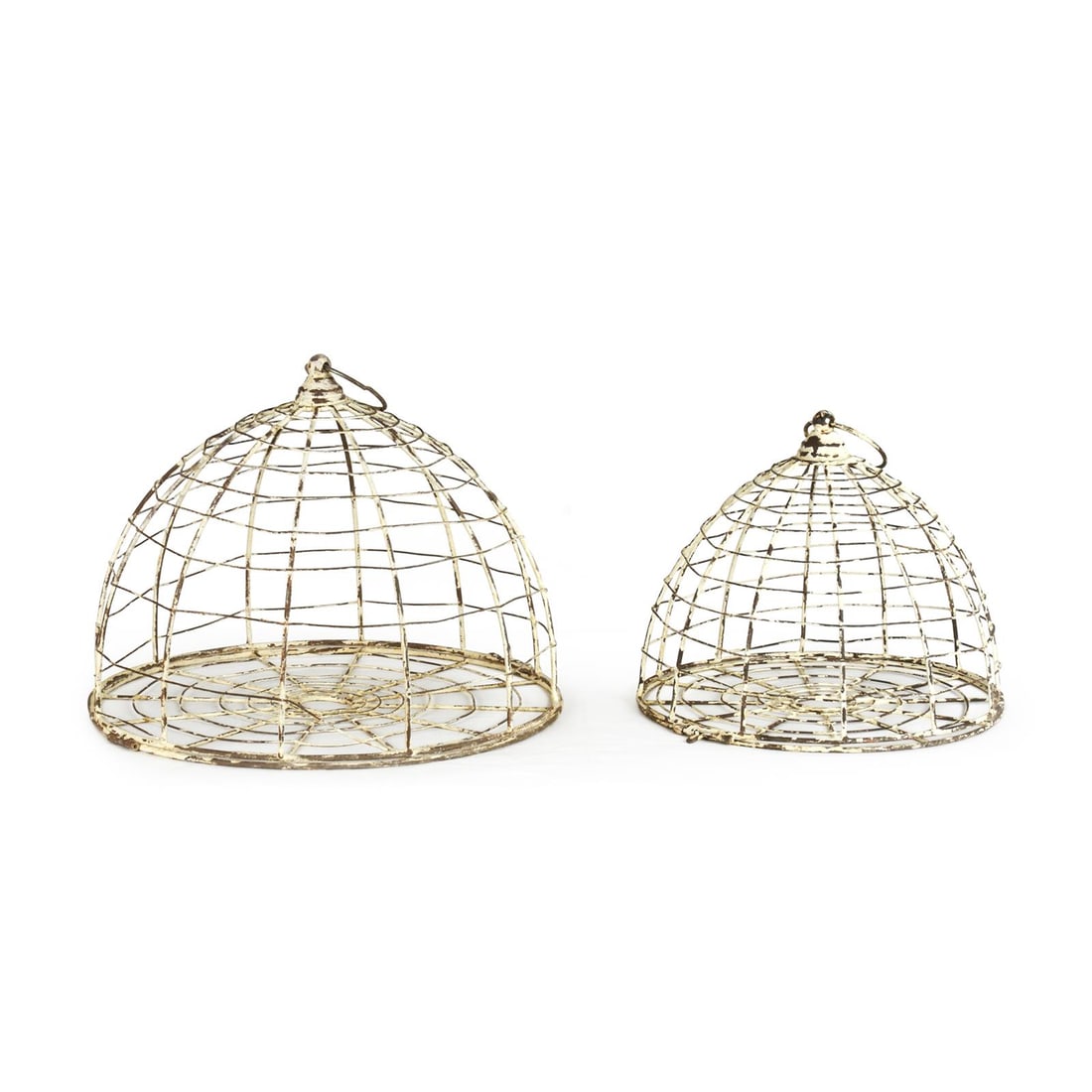 Zentique Rustic Metal Bird Cage Home Decor 11H x 14W x 14D: Zentique Rustic Metal Bird Cage Home Decor 11H x 14W x 14D Enhance your home decor with this Traditional Rustic Metal Bird Cage, designed to evoke a charming vintage aesthetic. Crafted from durable me