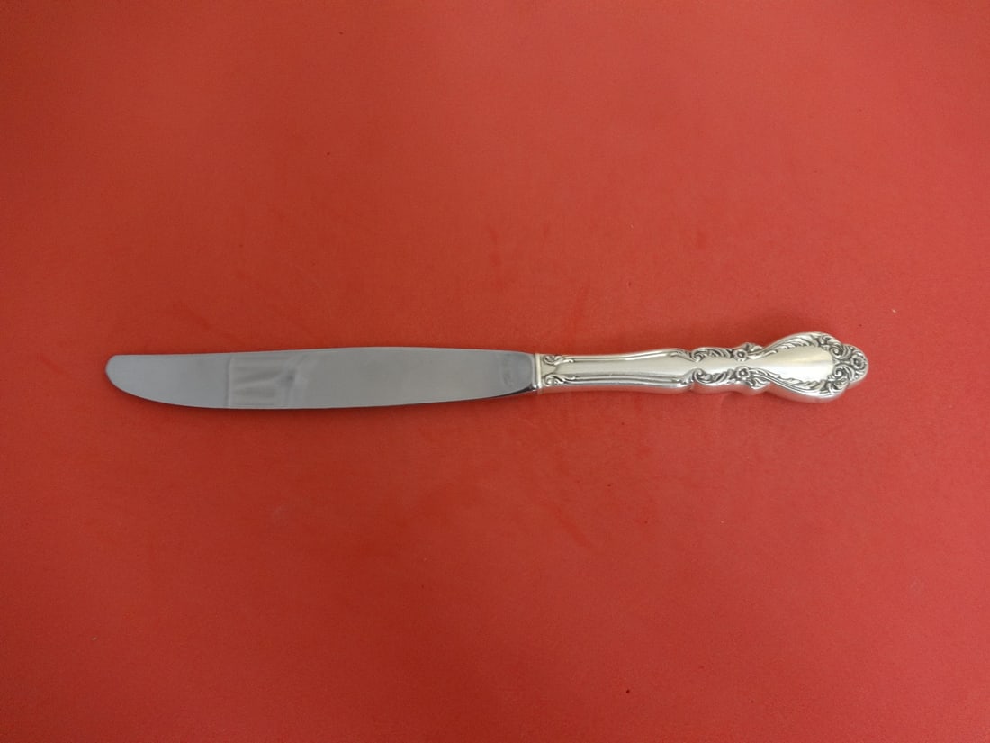 International Silver Old Charleston Sterling Silver Knife 9 1/8": International Silver Old Charleston Sterling Silver Knife 9 1/8" This exquisite knife is part of the Old Charleston pattern by International Silver. Crafted from high-quality sterling silver, it featu