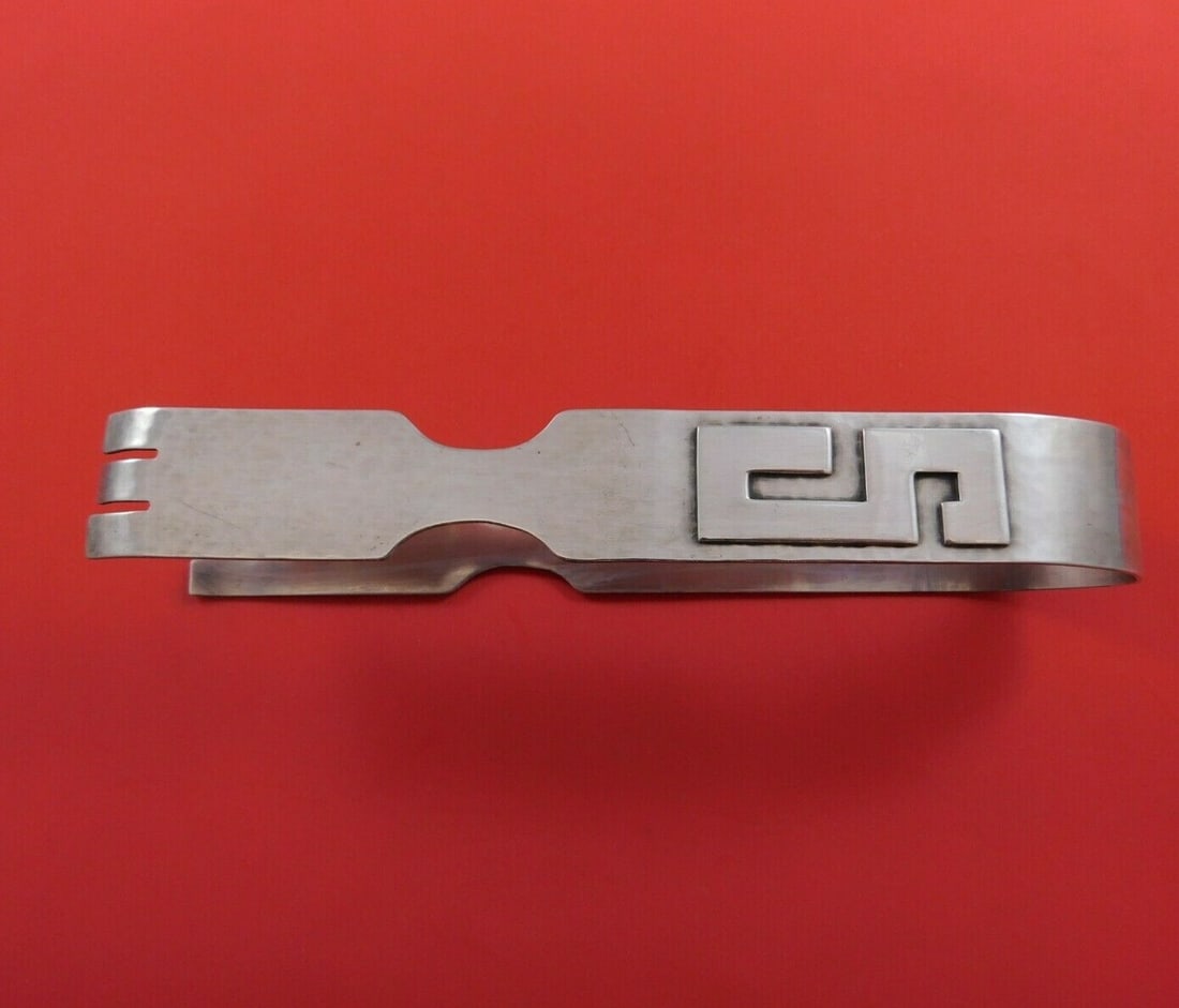 IBS Sterling Silver Arts and Crafts Ice Tong Hammered Monogram S 7 1/4: IBS Sterling Silver Arts and Crafts Ice Tong Hammered Monogram S 7 1/4 This exquisite Arts and Crafts style ice tong, crafted by IBS, features a hammered finish that beautifully showcases the sterling