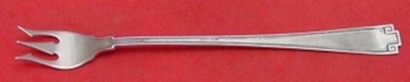 Gorham Etruscan Sterling Silver Pickle Fork 7 3/8 Inch Serving Piece: Gorham Etruscan Sterling Silver Pickle Fork 7 3/8 Inch Serving Piece This exquisite Etruscan pickle fork from Gorham is a stunning addition to your silverware collection. Crafted from high-quality ste