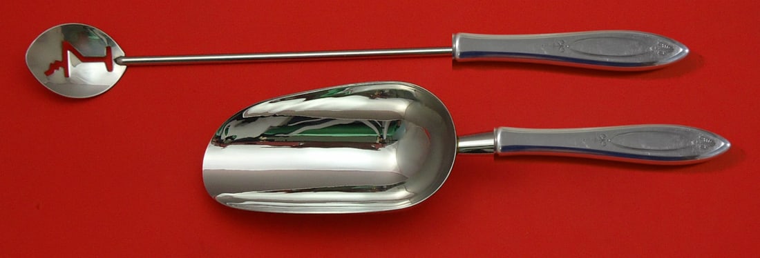 Community Oneida Adam Silverplate Bar Set 2pc Martini Spoon Ice Scoop: Community Oneida Adam Silverplate Bar Set 2pc Martini Spoon Ice Scoop Elevate your barware collection with this exquisite 2-piece bar set from the Adam pattern by Community Oneida. Crafted in silverpl