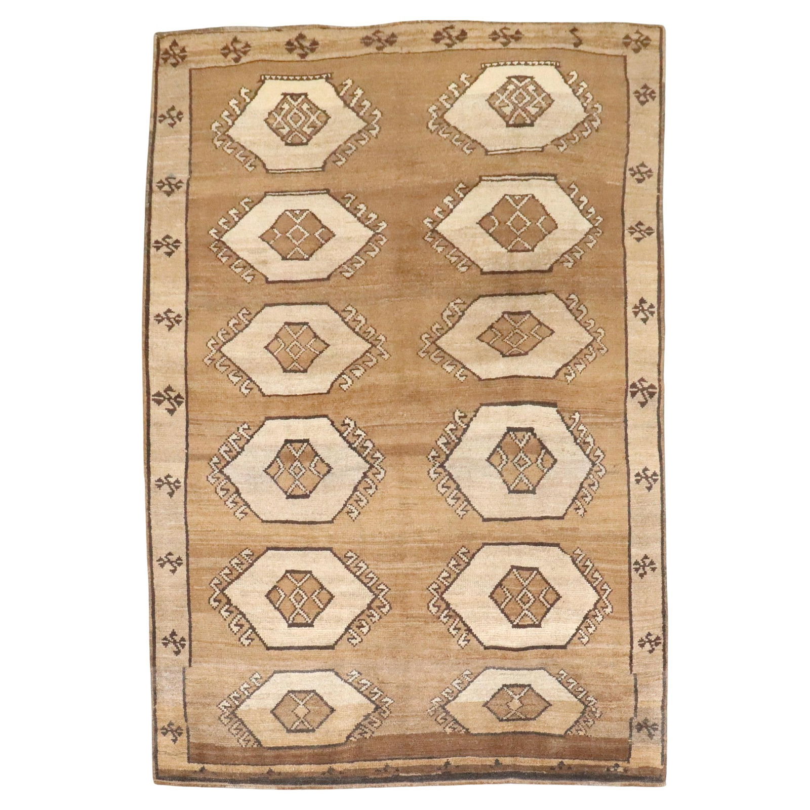 Zabihi Collection Mid 20th Century Brown Geometric Kars Rug: Zabihi Collection Mid 20th Century Brown Geometric Kars Rug This exquisite mid-20th century Turkish Kars rug features a captivating brown geometric design, showcasing the skilled artistry of hand-knot
