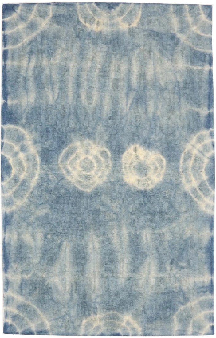 Hand-Tufted Blue Tie-Dye Wool Area Rug 5'X8' Modern Design: Hand-Tufted Blue Tie-Dye Wool Area Rug 5'X8' Modern Design Enhance your living space with this stunning Modern Rug in a Blue Tie-Dye Style. Measuring 5'0 x 8'0, this hand-tufted area rug is crafted fr