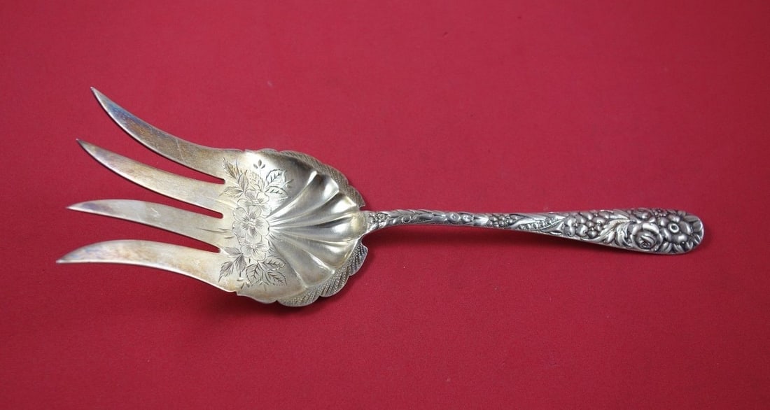 Unknown Repousse Sterling Silver Fish Serving Fork Gold Washed 8.5 Inches: Unknown Repousse Sterling Silver Fish Serving Fork Gold Washed 8.5 Inches This exquisite fish serving fork showcases a stunning repousse design crafted in sterling silver. Measuring 8 1/2" in length,