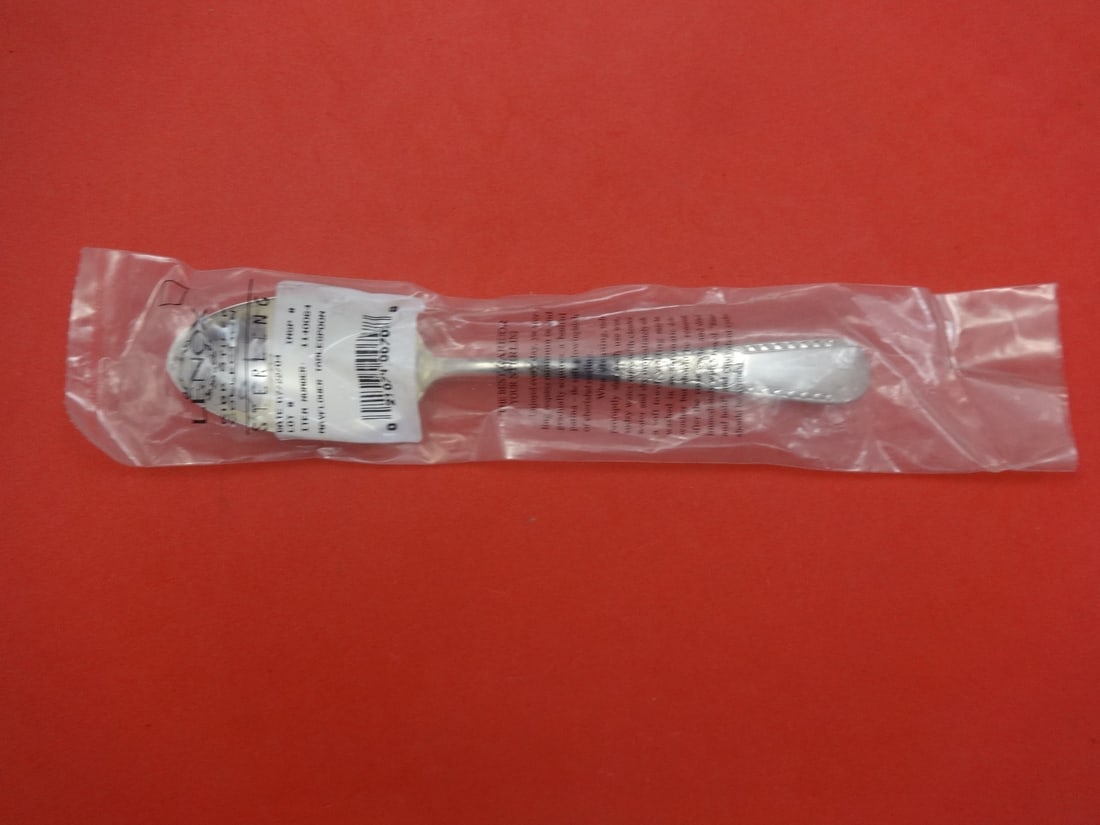 Kirk Mayflower Sterling Silver Serving Spoon 8.5 Inch New: Kirk Mayflower Sterling Silver Serving Spoon 8.5 Inch New This exquisite serving spoon features the Mayflower pattern by Kirk, crafted from high-quality sterling silver. Measuring 8 1/2 inches in leng