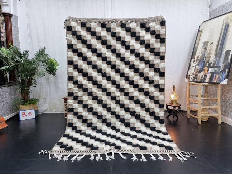 Authentic Handwoven Moroccan Rug 3.28 x 5 Feet: Authentic Handwoven Moroccan Rug 3.28 x 5 Feet This lovely authentic rug is handwoven in the Atlas Mountains by skilled local Berber women weavers. Crafted using traditional tools and made from 100% l