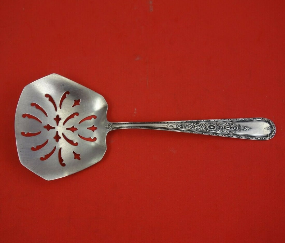 Weidlich Lady Sterling 7 Inch Sterling Silver Tomato Server: Weidlich Lady Sterling 7 Inch Sterling Silver Tomato Server This exquisite 7" tomato server is crafted from sterling silver by Weidlich, showcasing the elegant Lady Sterling pattern. Dating from betwe