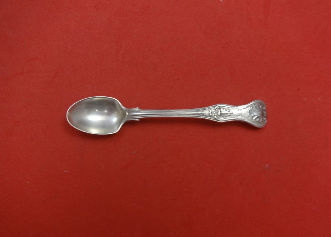 Kings English Sterling Silver Demitasse Spoon 5 1/4 in SH DC Marking: Kings English Sterling Silver Demitasse Spoon 5 1/4 in SH DC Marking This exquisite demitasse spoon is crafted from sterling silver, showcasing the elegant 'Kings English' pattern. At an unusual lengt