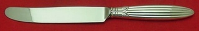 Reed & Barton Jubilee Sterling Silver Knife 8 3/4": Reed & Barton Jubilee Sterling Silver Knife 8 3/4" Introducing the Jubilee Regular Knife by Reed & Barton, a stunning piece crafted from high-quality sterling silver. This knife features a hollow hand