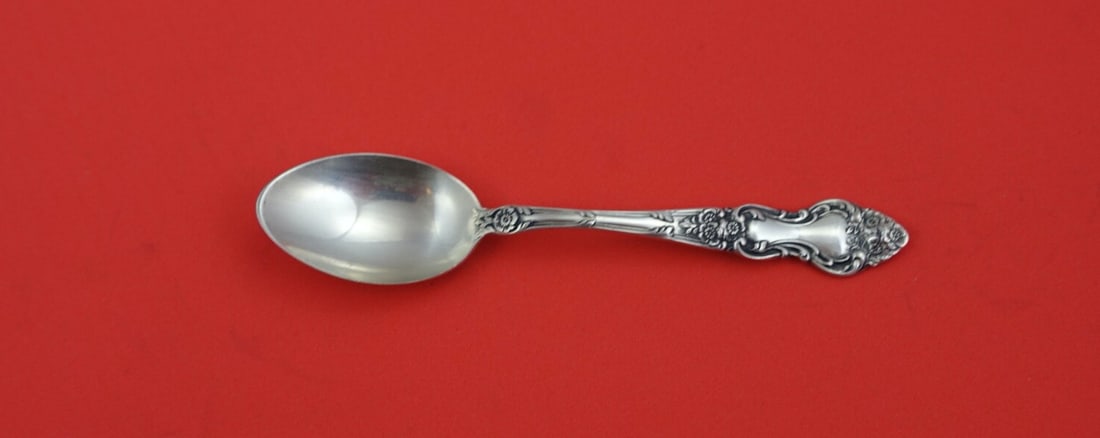Wallace Meadow Rose Sterling Silver Demitasse Spoon 4.25 Vintage: Wallace Meadow Rose Sterling Silver Demitasse Spoon 4.25 Vintage Discover the timeless elegance of the Meadow Rose Demitasse Spoon by Wallace. Crafted from high-quality sterling silver, this vintage s
