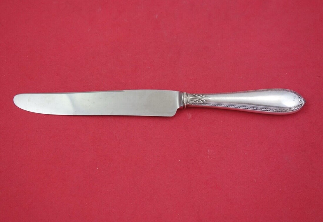 SSMC-Saart Linden Sterling Silver Knife French 8 3/4 in: SSMC-Saart Linden Sterling Silver Knife French 8 3/4 in This elegantly crafted knife is part of the Linden pattern by SSMC-Saart, made from high-quality sterling silver. Measuring 8 3/4 inches in leng