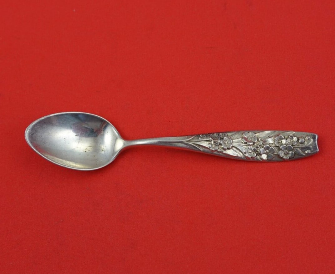 Shiebler Flora Sterling Silver Demitasse Spoon 4 1/8 Inch Vintage: Shiebler Flora Sterling Silver Demitasse Spoon 4 1/8 Inch Vintage This exquisite demitasse spoon is part of the renowned Flora pattern by Shiebler, crafted from high-quality sterling silver. Measuring